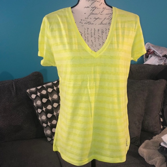 🎉4 for $20 Reebok Burnout Tee, XL - Picture 1 of 5